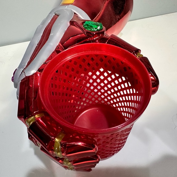 Disneyland Avengers Infinity Gauntlet - Picture 3 of 4